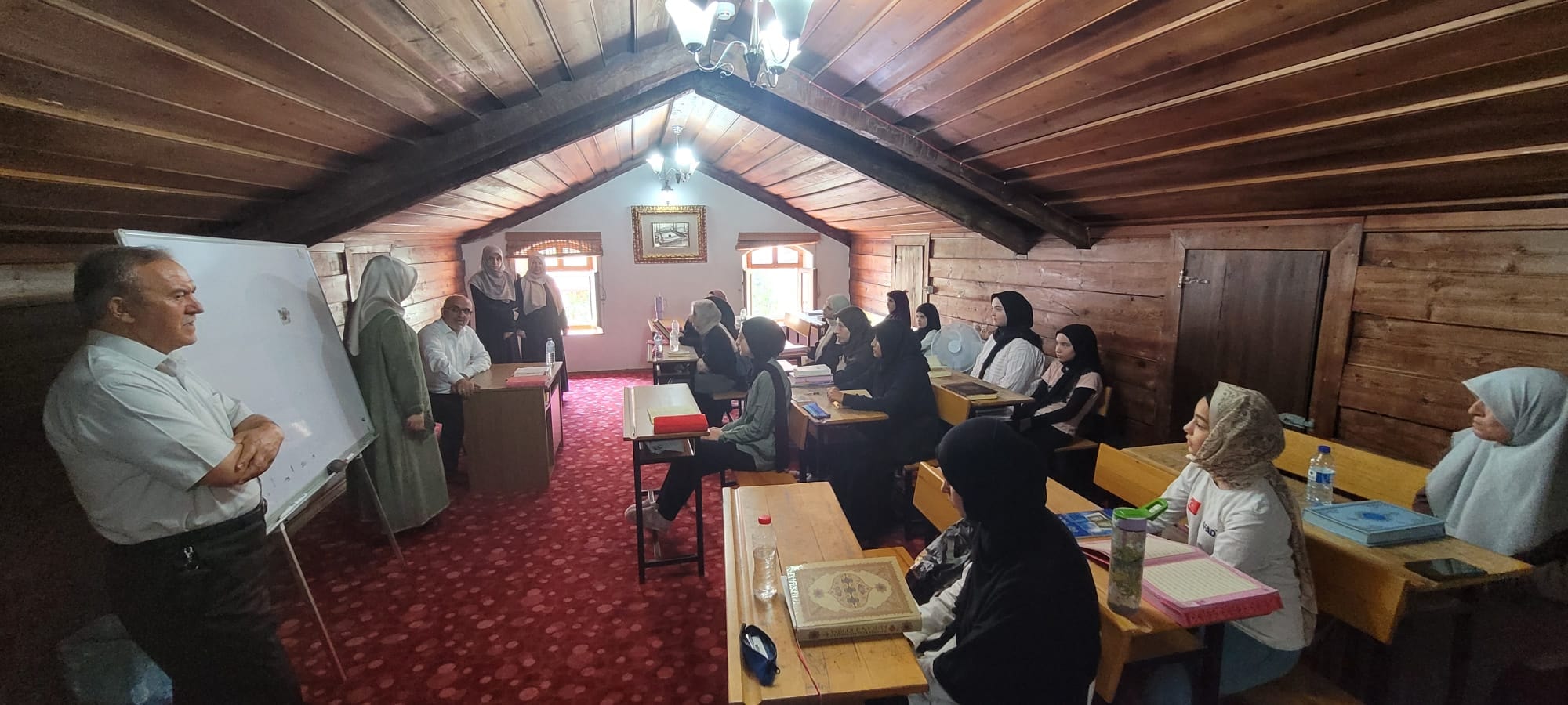 İl Müftüsü Lütfü İmamoğlu, Müftü Yardımcısı Mevlüt Şahiner ile birlikte