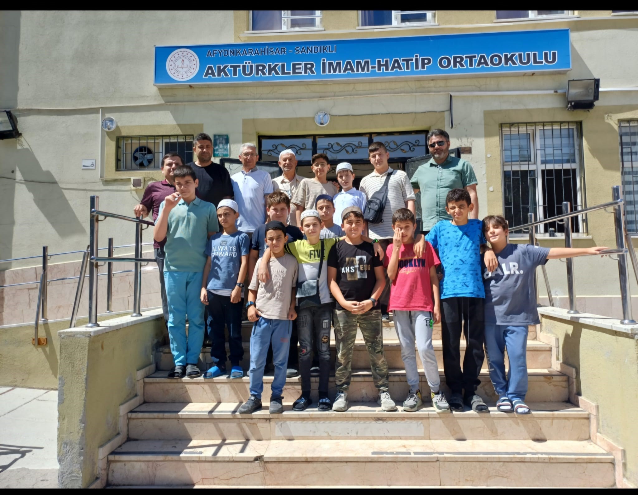 Afyonkarahisar’da Sandıklı İmam Hatipliler Derneği (SANİMDER) söz verildiği bir çok