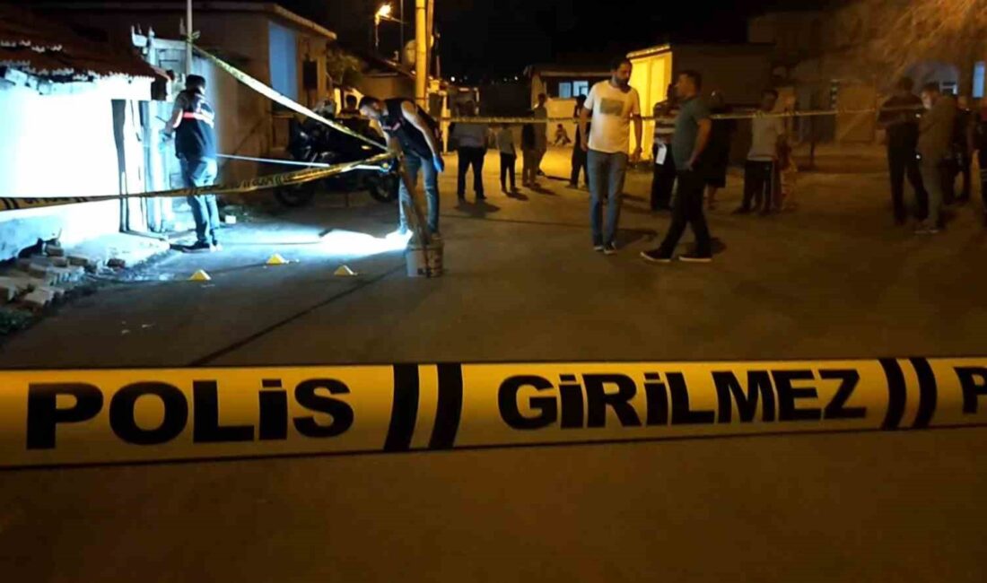Edirne'de eşiyle tartıştığı iddia edilen 75 yaşındaki R.T., evinin önünde