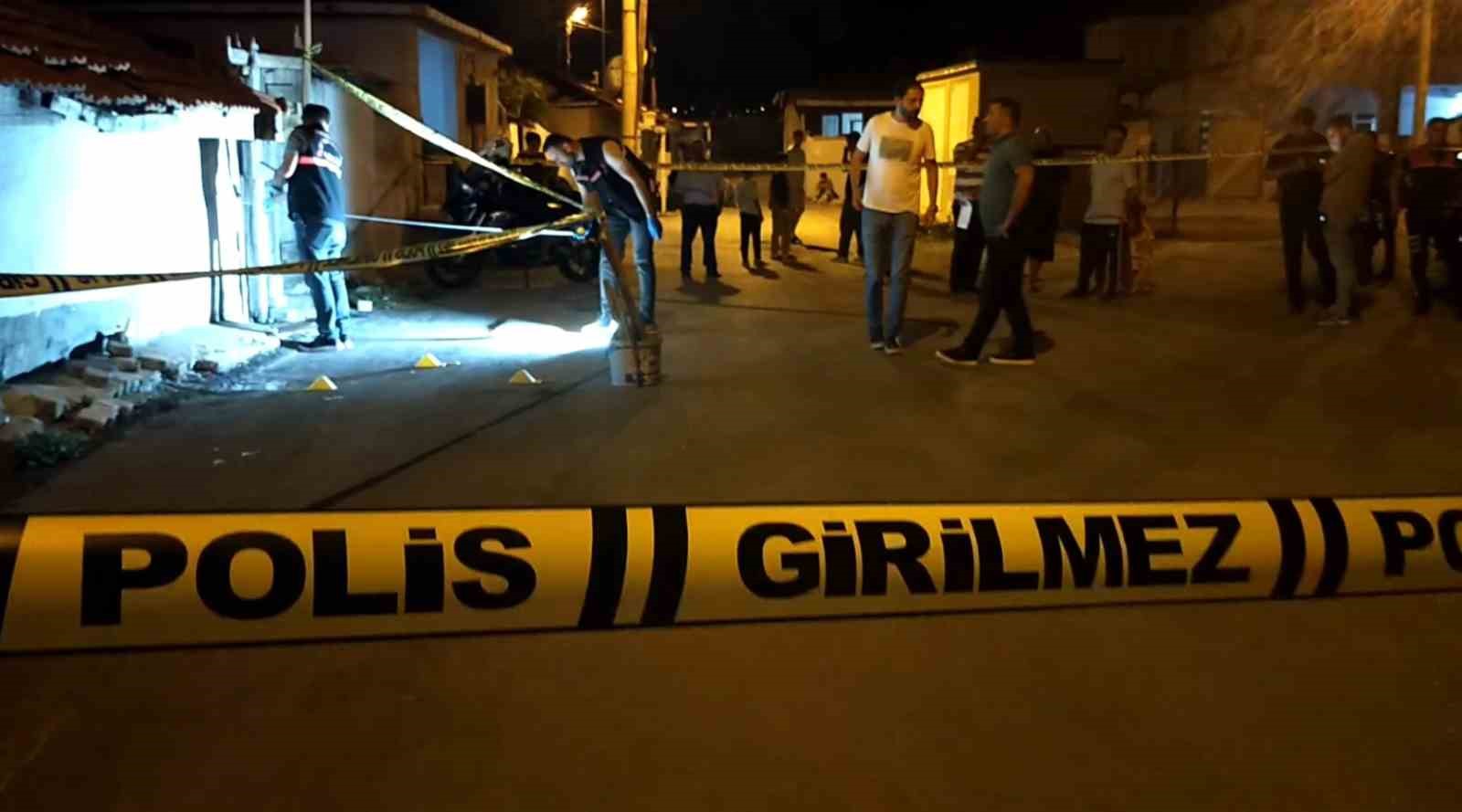 Edirne'de eşiyle tartıştığı iddia edilen 75 yaşındaki R.T., evinin önünde