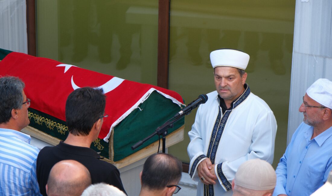 Bursa'daki Hüdavendigar Osmangazi Camii İmam Hatibi Necmettin Koç'un ABD'de eğitim