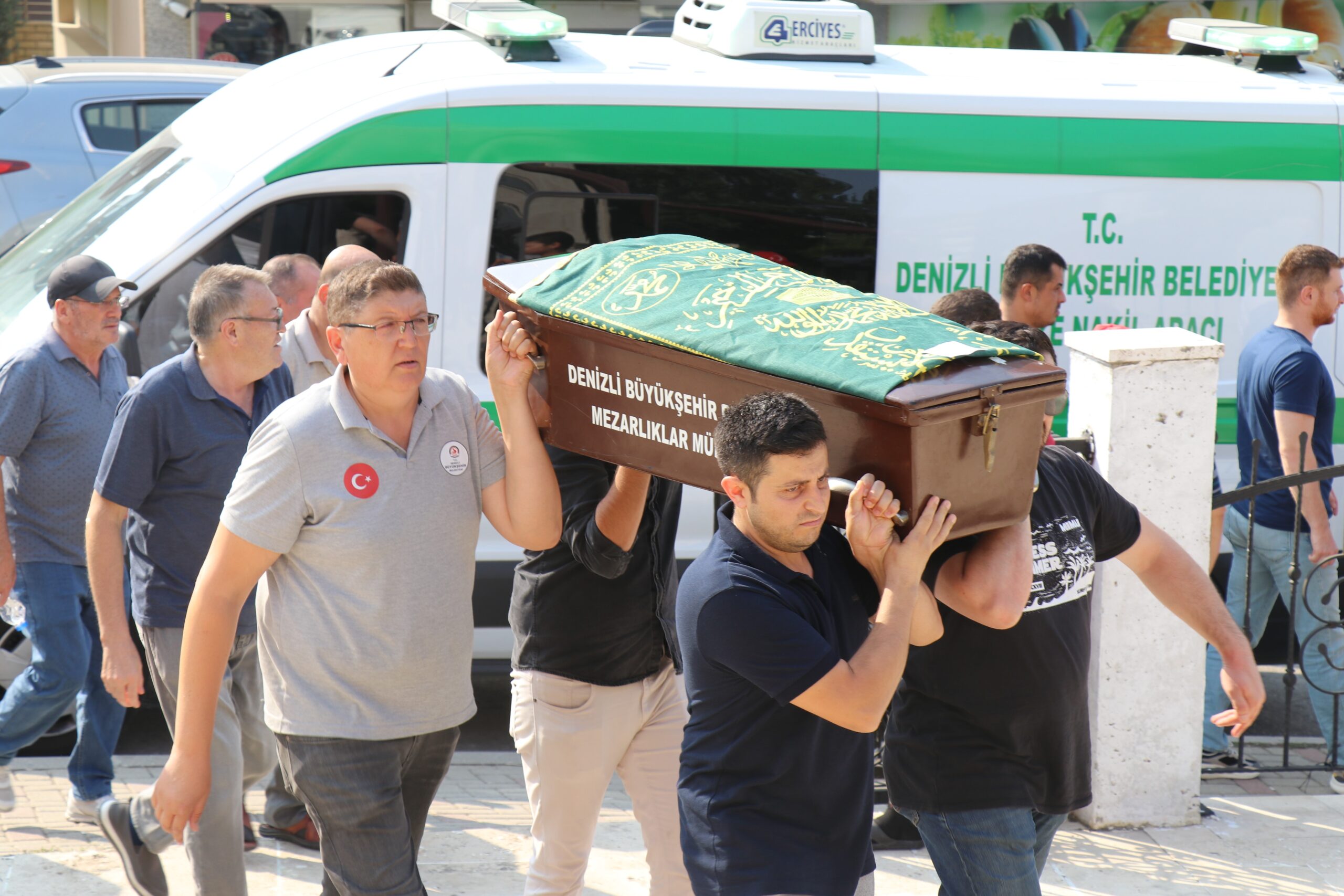 Denizli'de yaşanan trajik olayda, bir polis memuru, yıllık izninde ziyaret
