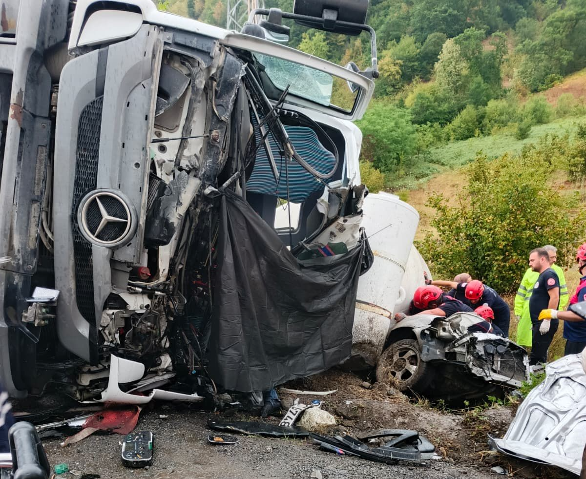 Zonguldak'ın Ereğli ilçesinde meydana gelen elim bir trafik kazasında, sürücüsünün