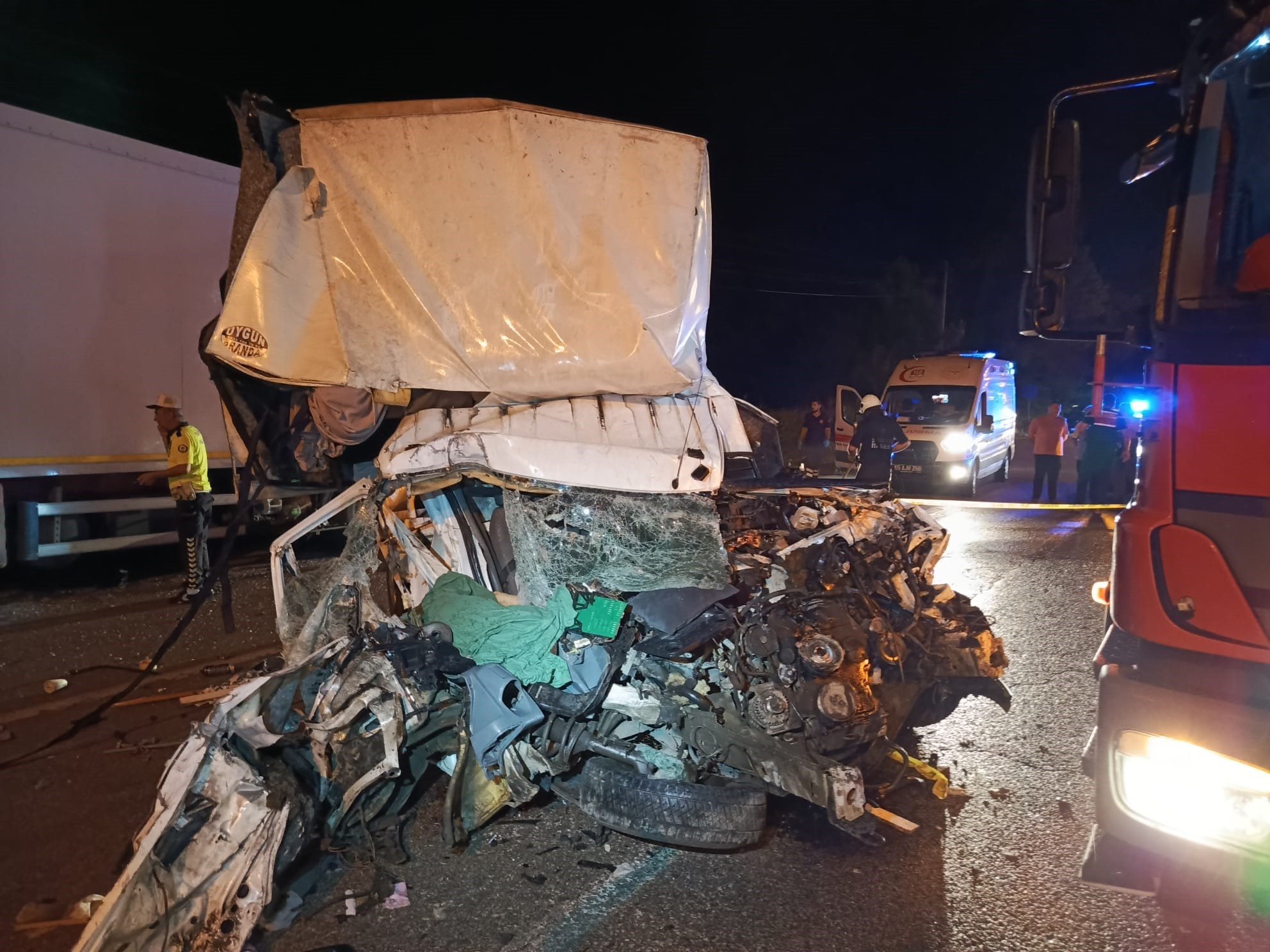 Samsun'un Terme ilçesinde gece saatlerinde meydana gelen trafik kazasında bir