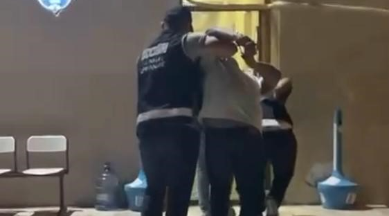 İzmir'in Çeşme ilçesine bağlı Alaçatı Mahallesi'nde bulunan bir eğlence mekanında