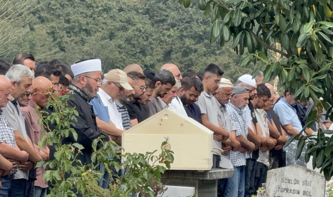 Muğla'nın Menteşe ilçesinde, tatil sırasında kürek sörfü yaparken denizde kaybolan