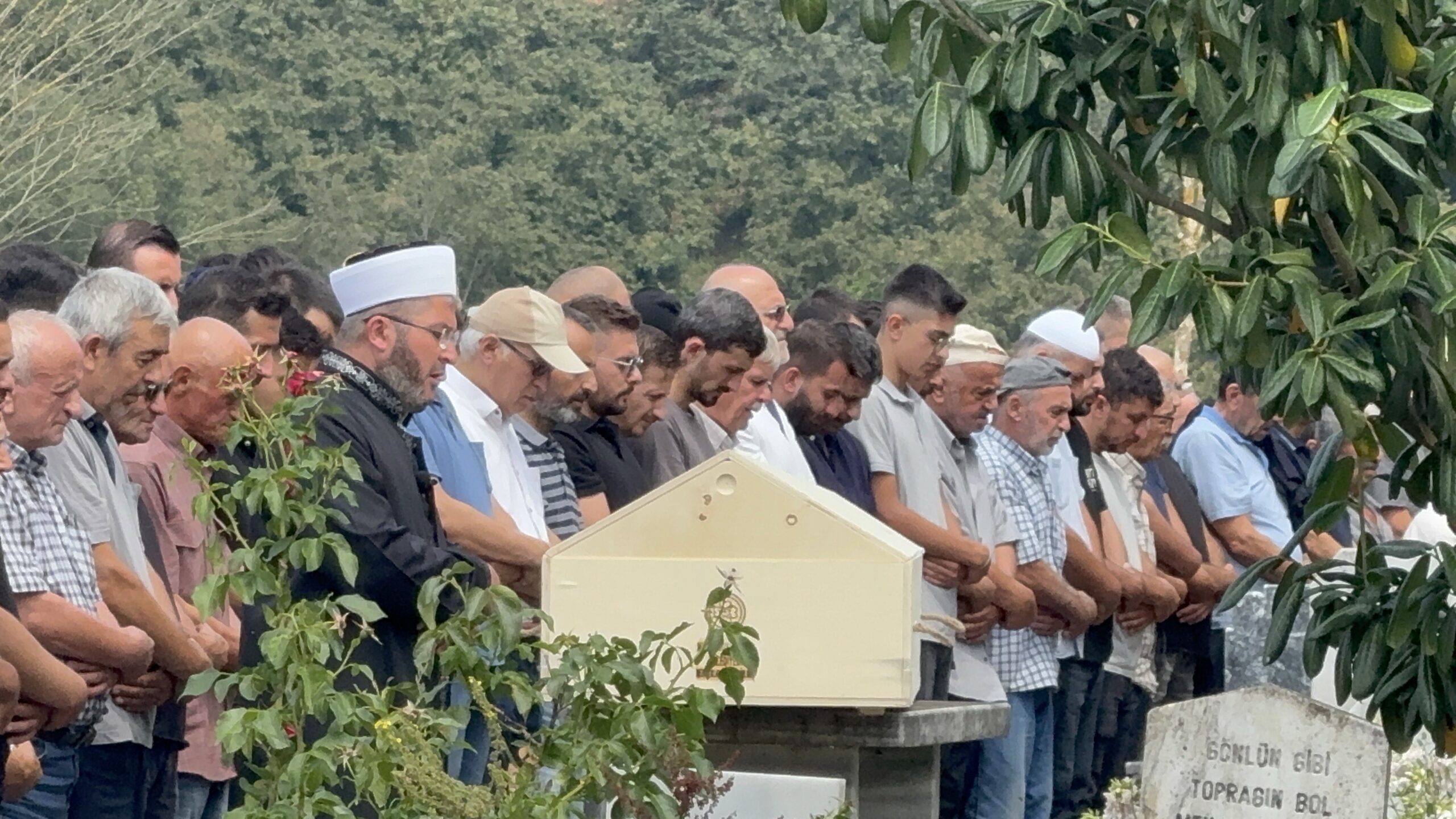 Muğla'nın Menteşe ilçesinde, tatil sırasında kürek sörfü yaparken denizde kaybolan