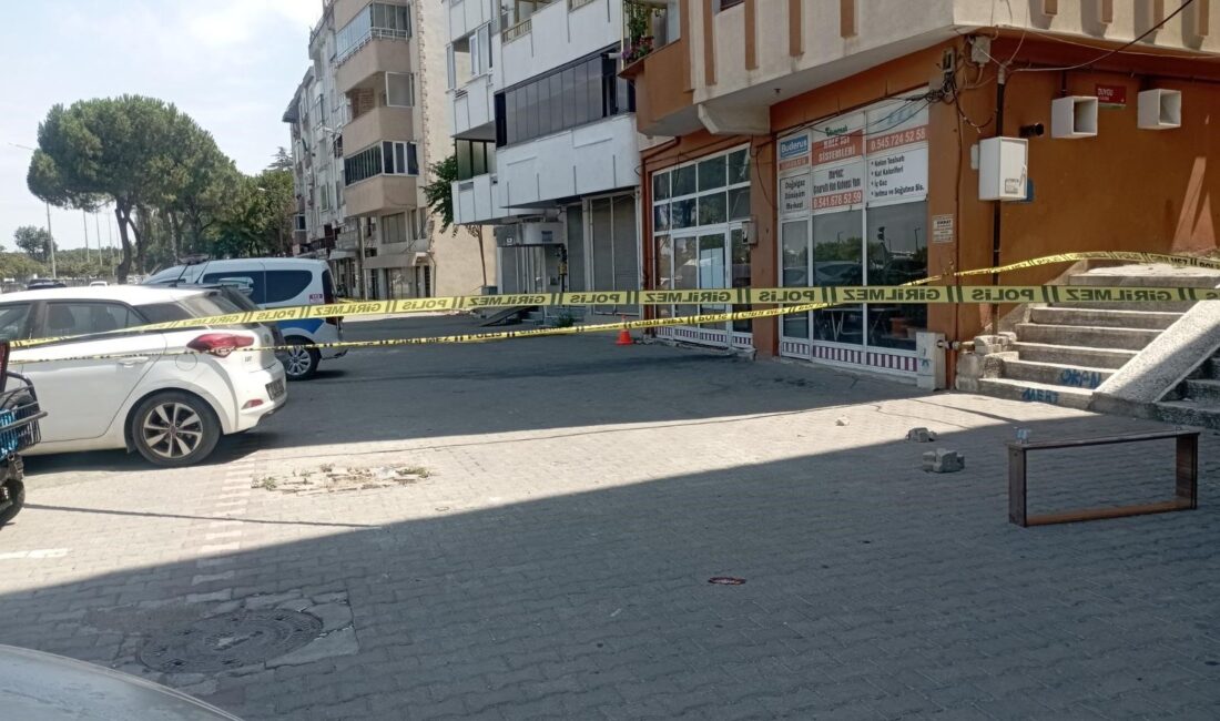 Çanakkale'nin Lapseki ilçesinde, bir gayrimenkul danışmanının iş yerinde yaşanan alacak