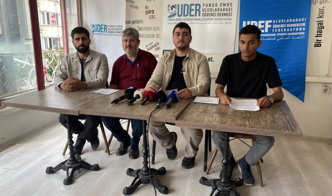 Eskişehir'de bir kent parkında, Yemen uyruklu üç kişinin yedi kişilik
