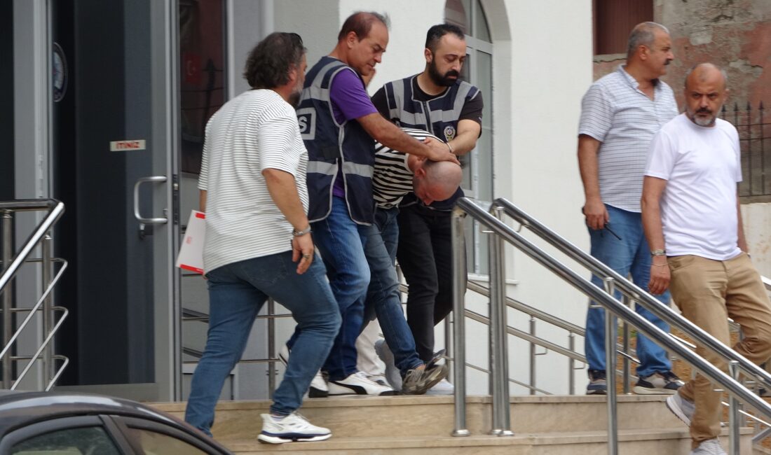 Trabzon'un Beşikdüzü ilçesinde meydana gelen olayda, boşanma aşamasındaki eşini silahla