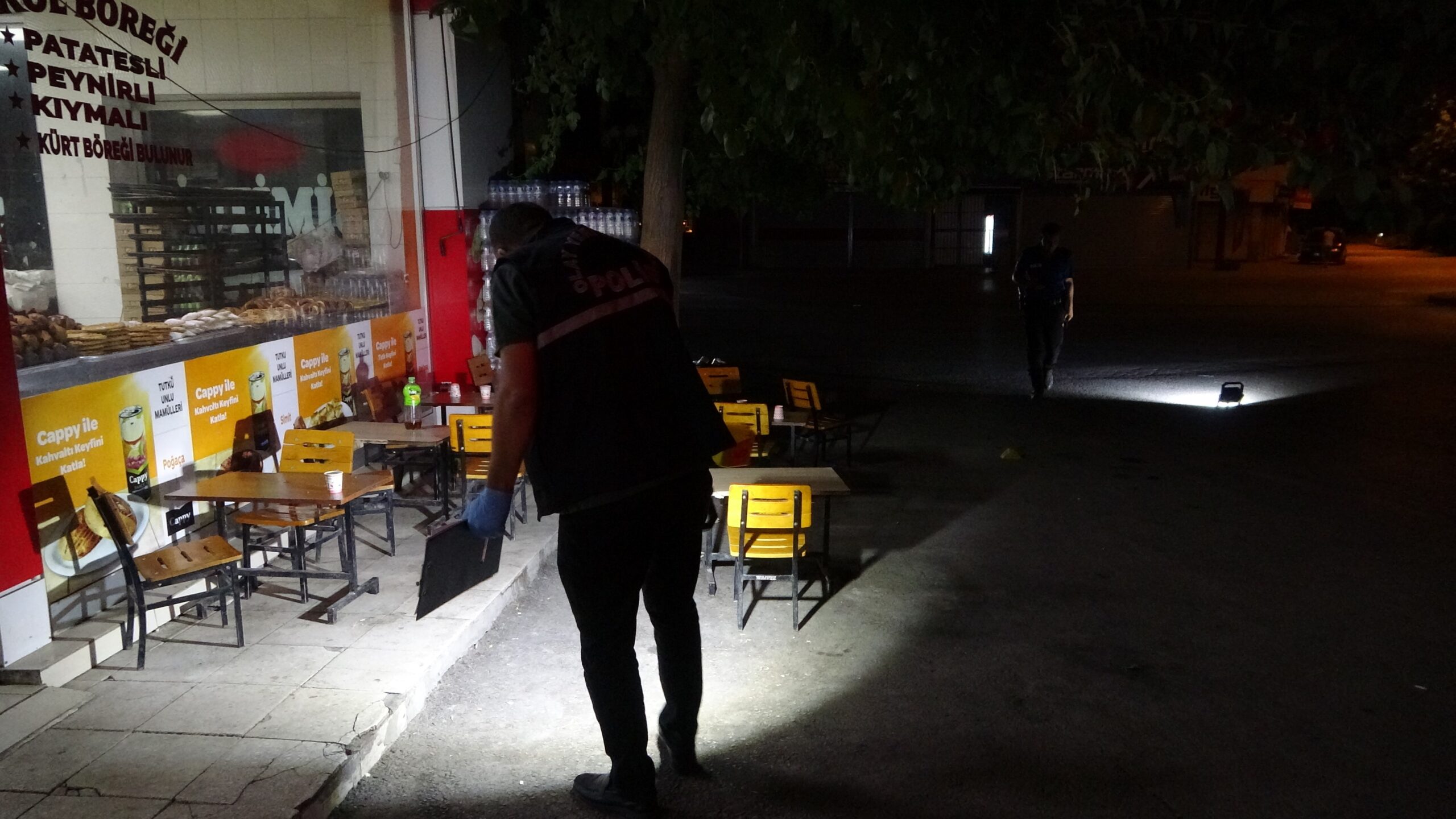 Malatya'nın Yeşilyurt ilçesinde gece saatlerinde meydana gelen silahlı çatışmada iki