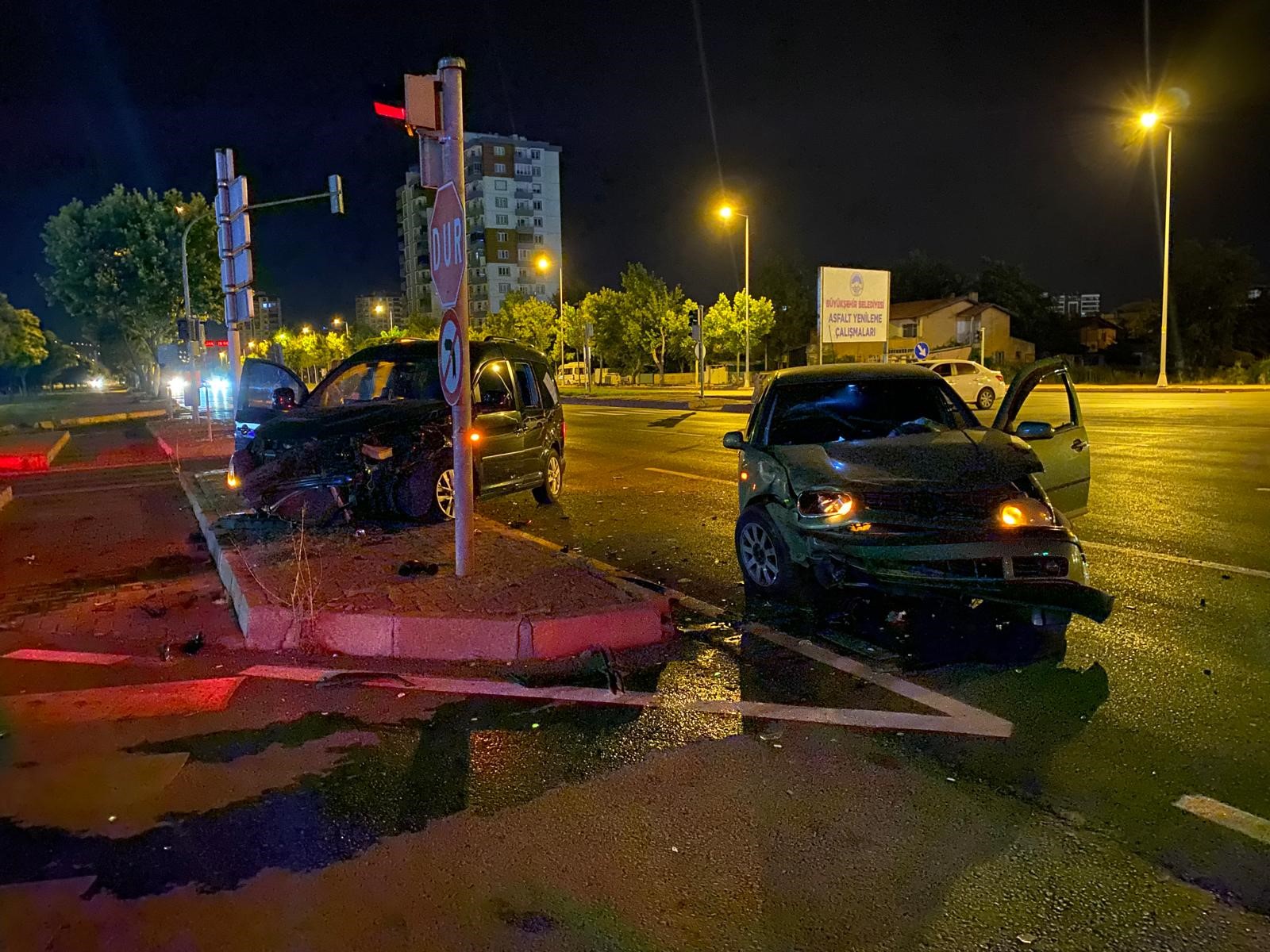 Kayseri'nin Kocasinan ilçesinde meydana gelen trafik kazasında dört kişi hafif