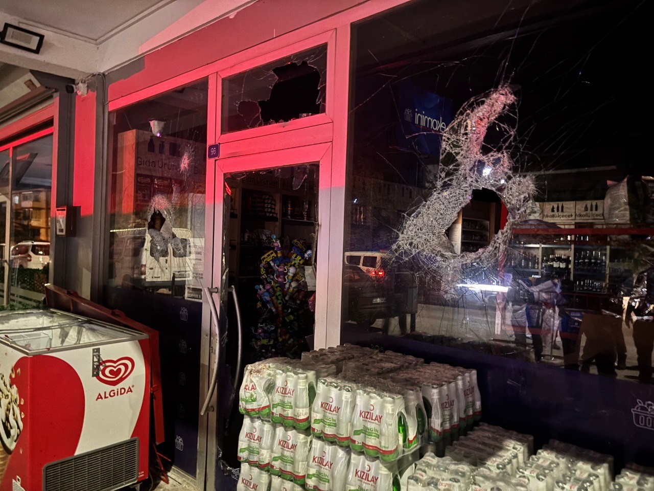 Erzincan'ın Hocabey Mahallesi'nde dün gece alkolün etkisi altındaki bir şahsın