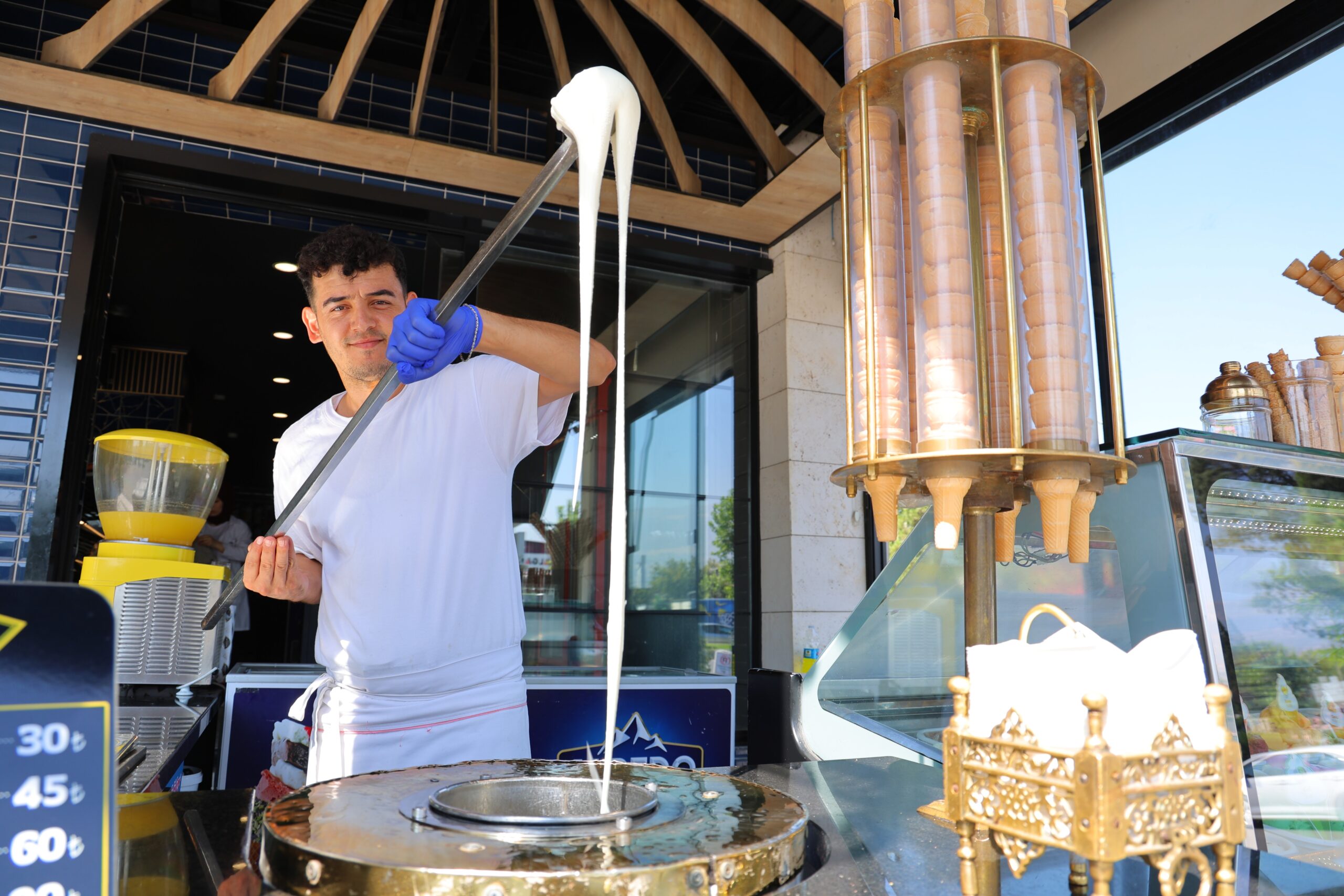 Uluslararası gastronomi rehberi TasteAtlas, "Dünyanın En İyi Soğuk Tatlıları" listesini