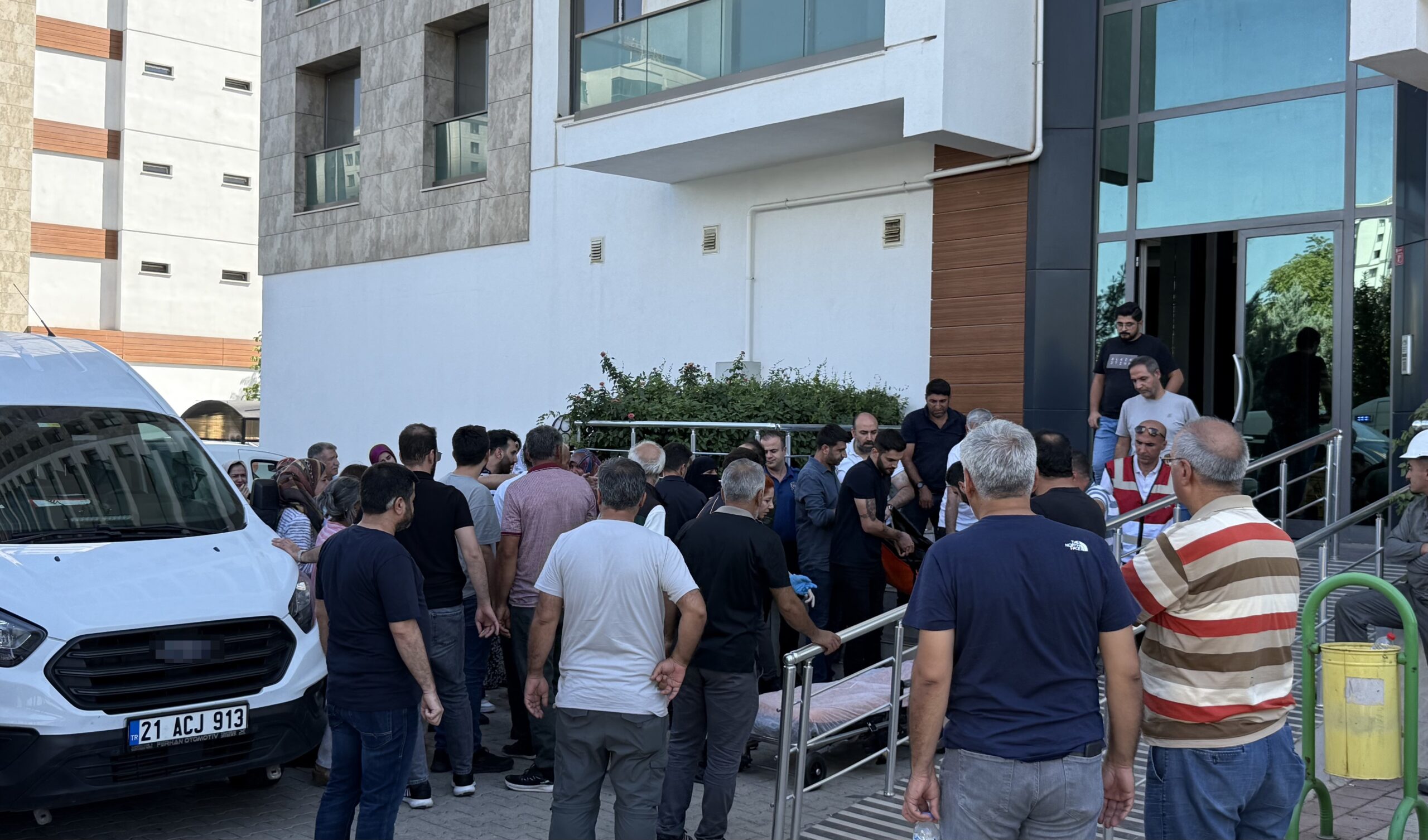 Diyarbakır'ın merkez Kayapınar ilçesinde iki hafta önce göreve başlayan bir