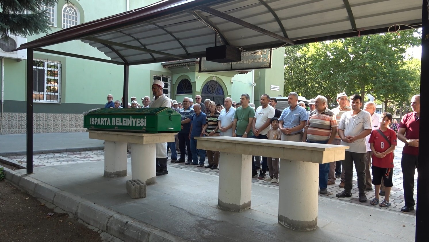 Isparta'da, eski eşiyle yaşadığı tartışma sonucu boğularak ağır yaralanan dört