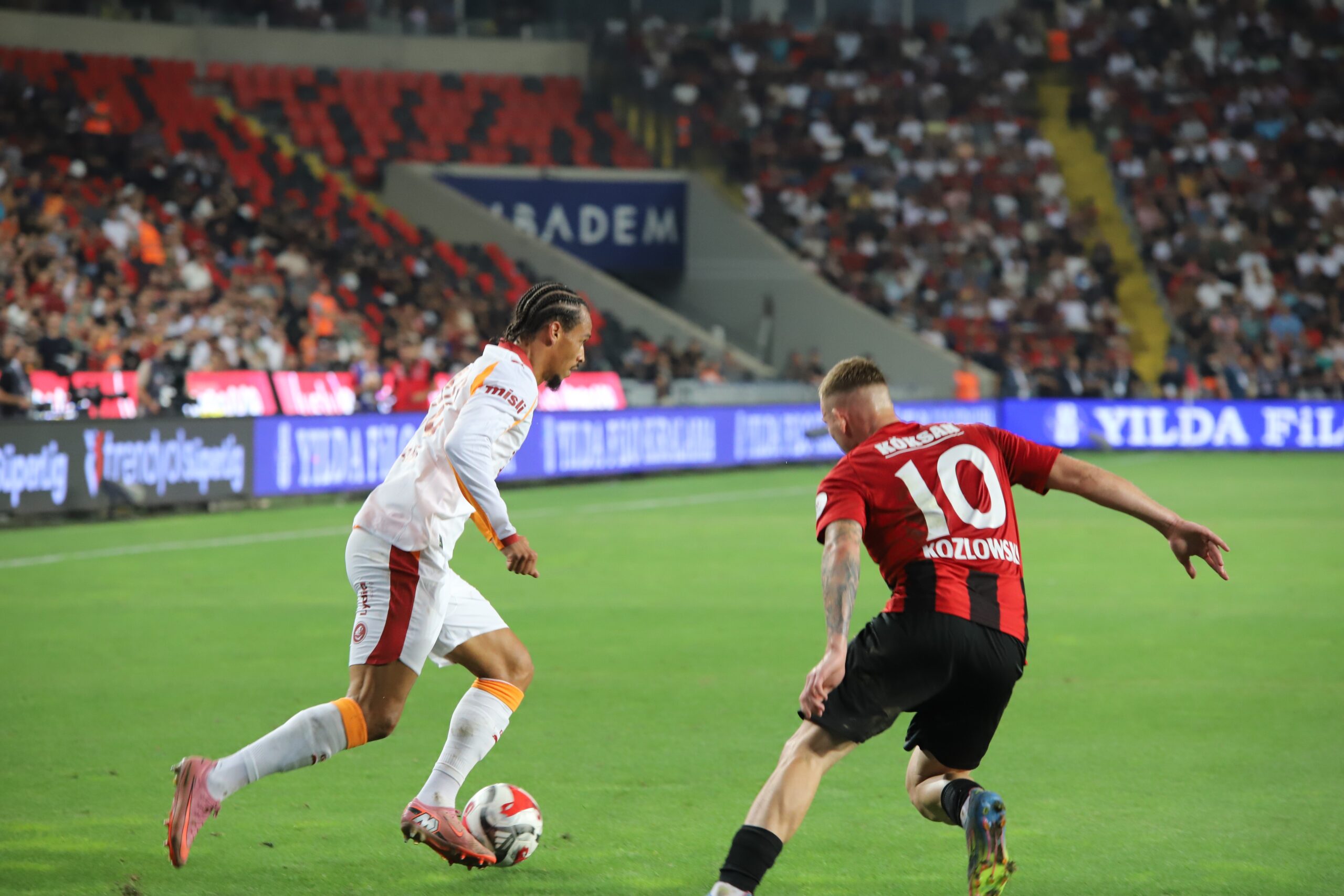 Galatasaray, 2025-2026 Süper Lig sezonunun açılış haftasında, Gaziantep'te karşılaştığı Gaziantep