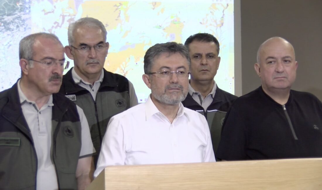 Çanakkale'de çıkan iki büyük orman yangınına ilişkin açıklamalarda bulunan Tarım