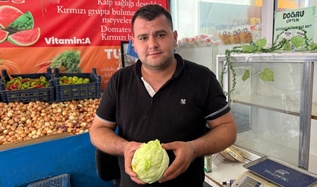 Adana'da bir markette, müşterinin marulu beğenmediği gerekçesiyle 15 yaşındaki çalışanı
