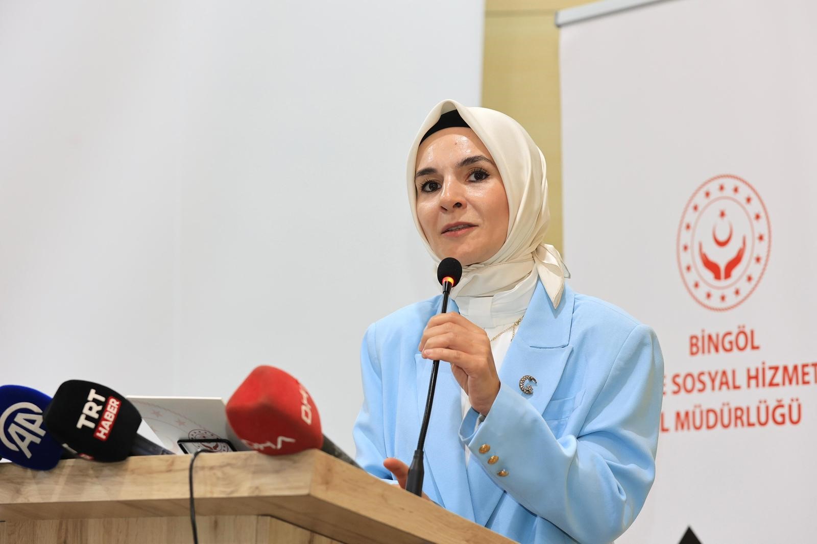 Aile ve Sosyal Hizmetler Bakanı Mahinur Özdemir Göktaş, Bingöl'de koruyucu