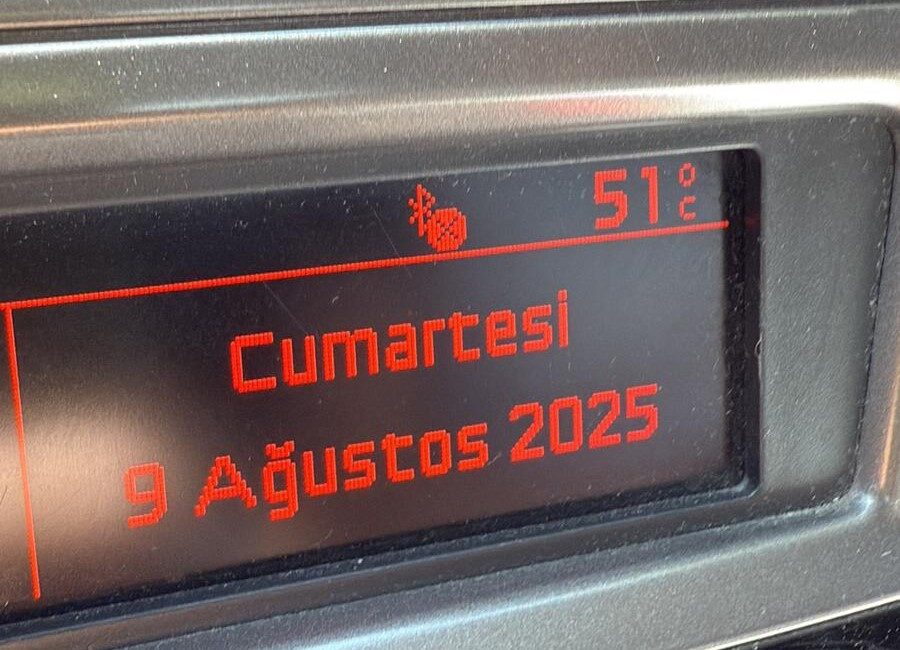 Adana'da termometrelerin 51 dereceyi, hissedilen sıcaklığın ise 55 dereceyi aşmasıyla