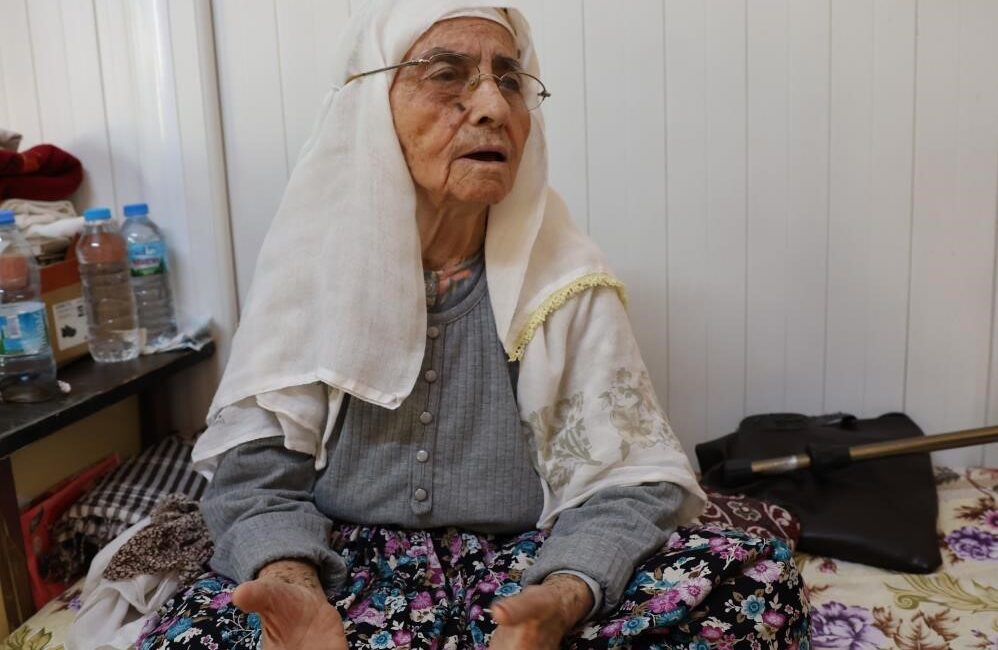 Aydın'ın Köşk ilçesine bağlı Ilıdağ Mahallesi'nde yaşayan ve ilginç hayat