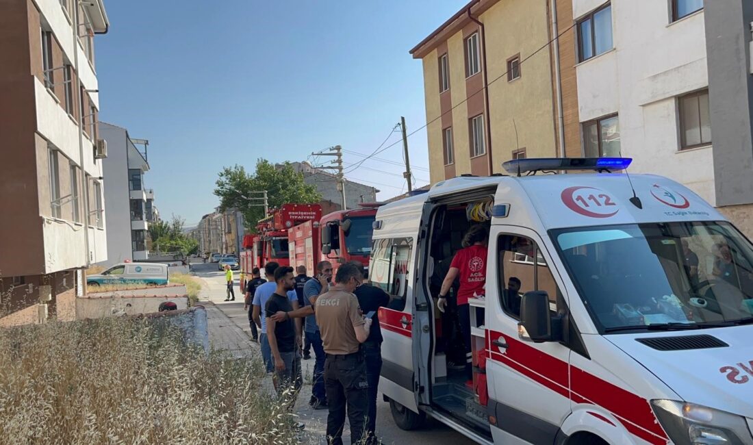 Eskişehir'in Tepebaşı ilçesinde, tek başına yaşadığı apartman dairesinde çıkan yangında