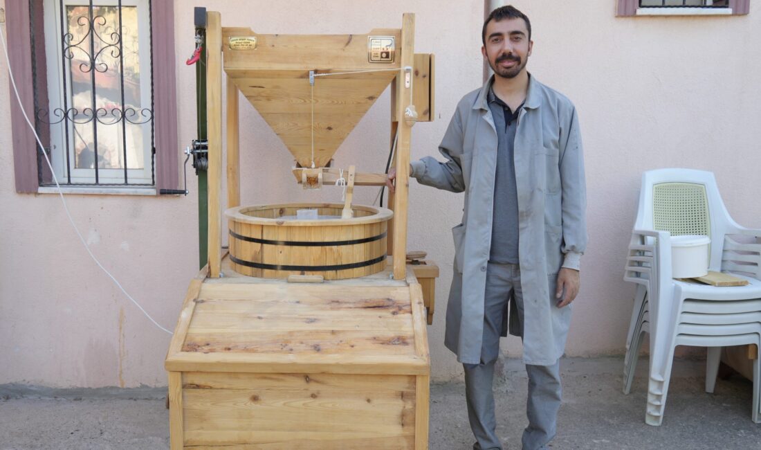 Kırıkkale’de yaşayan 29 yaşındaki oyma sanatçısı Kemal Cesur, yüzyıllardır Anadolu