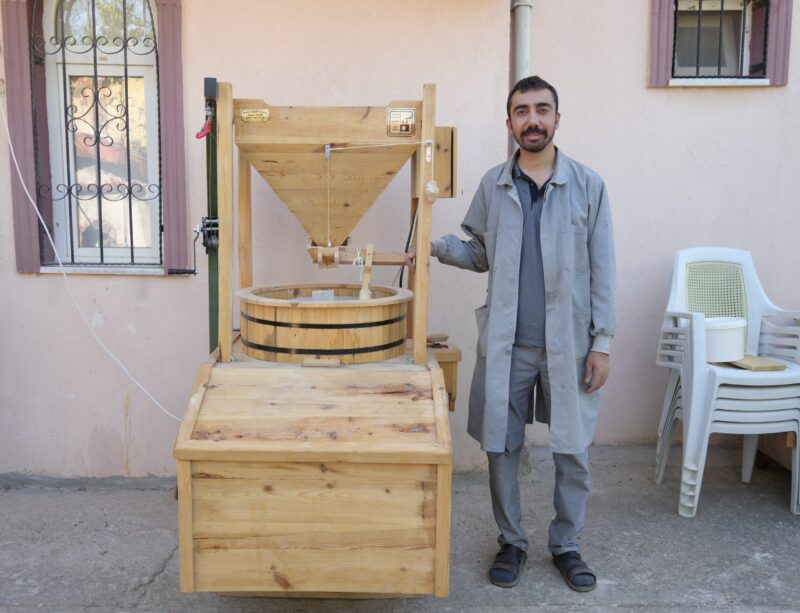 Kırıkkale’de yaşayan 29 yaşındaki oyma sanatçısı Kemal Cesur, yüzyıllardır Anadolu