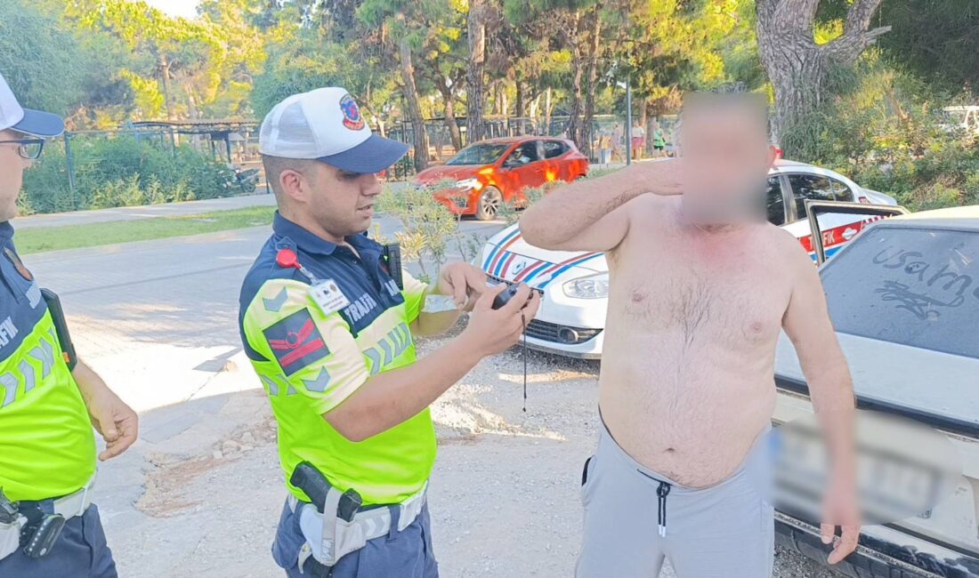 Antalya'nın Manavgat ilçesinde gerçekleştirilen bir alkol uygulamasında, alkollü olduğu tespit