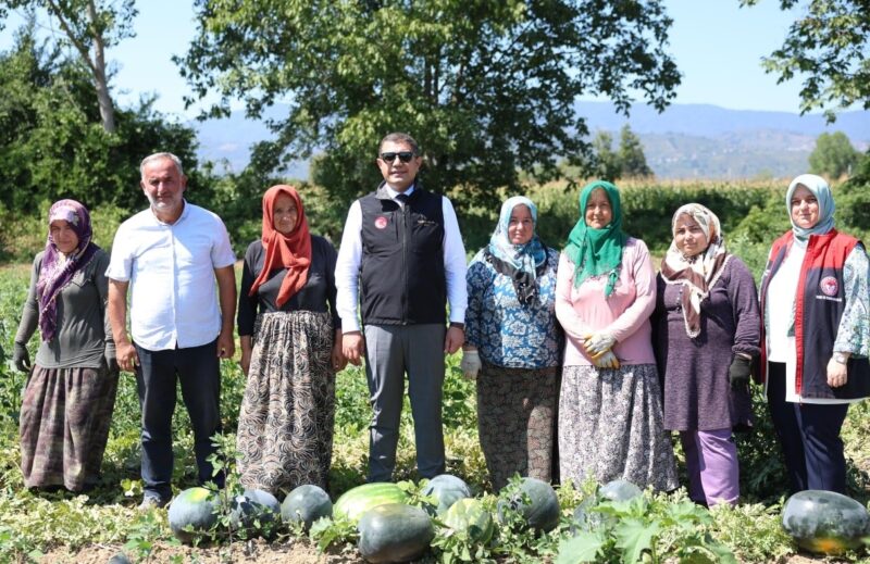 Düzce Valisi Selçuk Aslan, Sarayyeri Mahallesi'nde bulunan ve Yüksek Ziraat