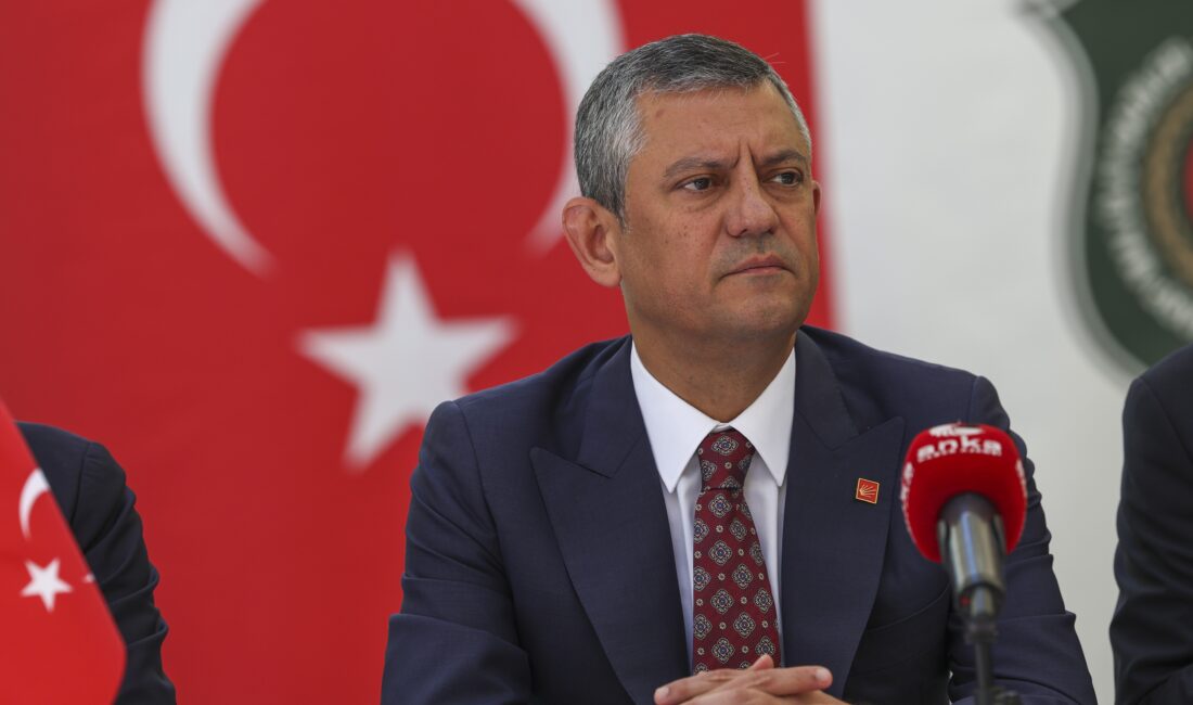 Ankara'da şehit aileleri ve gazilerle bir araya gelen Cumhuriyet Halk