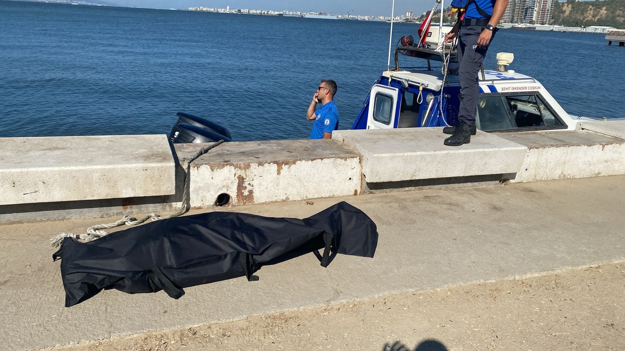 İzmir’in Konak ilçesindeki Melez Deltası’nda denizden çıkarılan cesedin, 19 yaşındaki