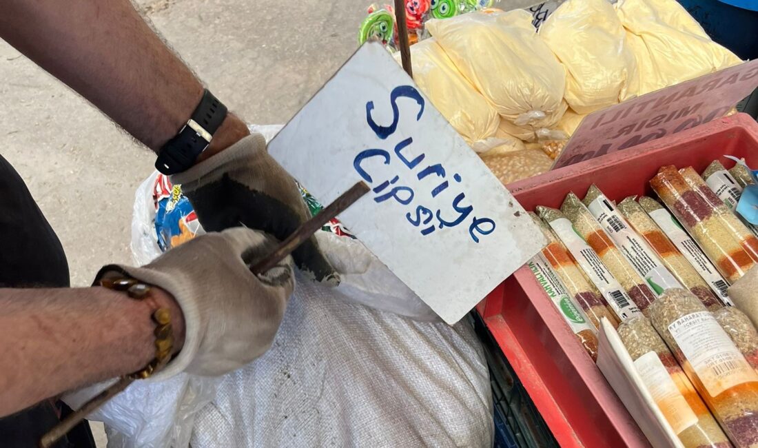 Bilecik’te zabıta ekipleri, kapalı pazar alanında gerçekleştirdikleri denetimlerde, “Suriye cipsi”