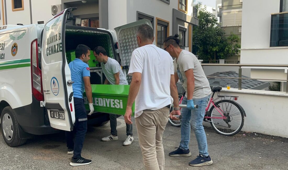  Antalya'nın Alanya ilçesinde bir kişinin aradığı emlakçıya kiraladığı evde cinayet