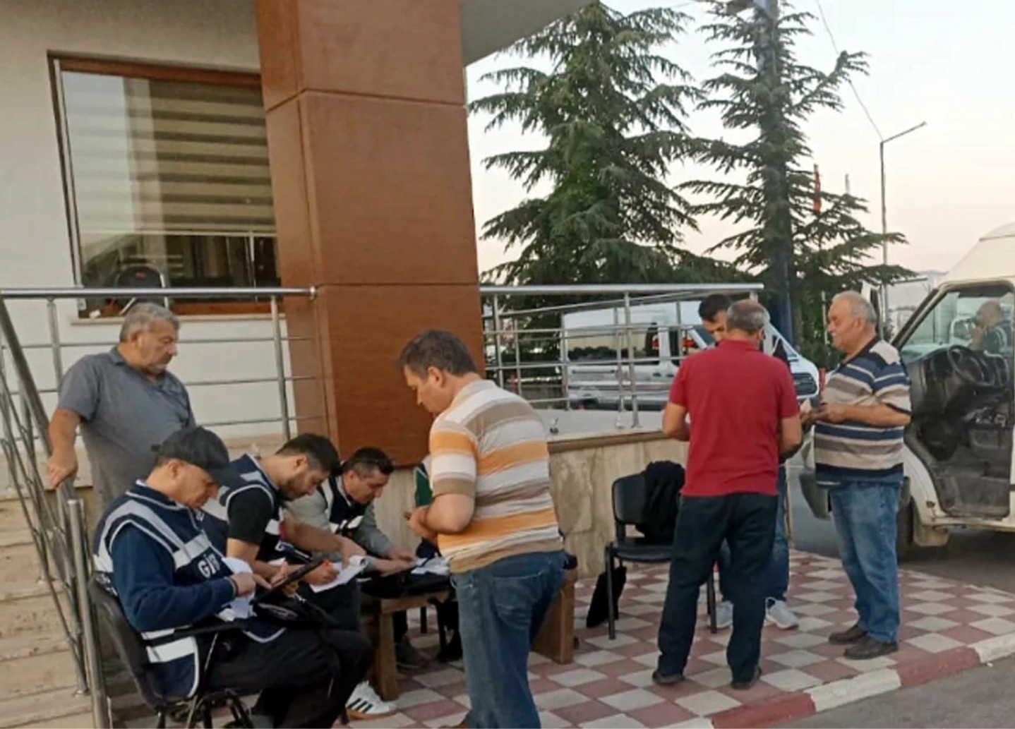 Afyonkarahisar'da Maliye Bakanlığı'na bağlı denetim ekipleri, çeşitli sektörlerde hasılat tespit