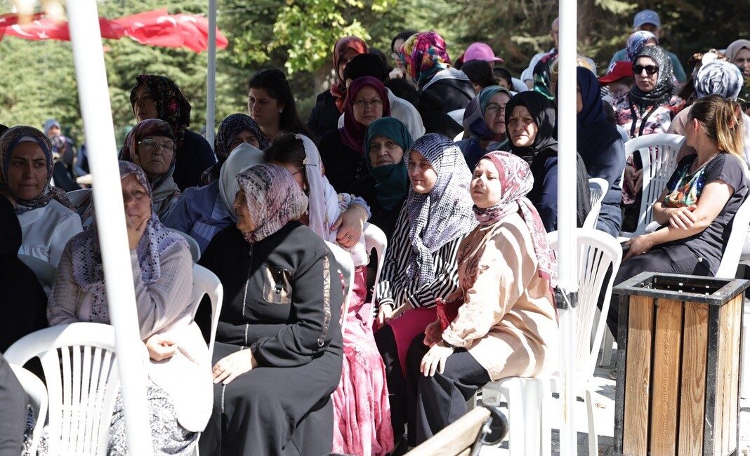 Kütahya'da, Müderris ve Hamidiye Mahalleleri tarafından ortaklaşa düzenlenen "2. Geleneksel