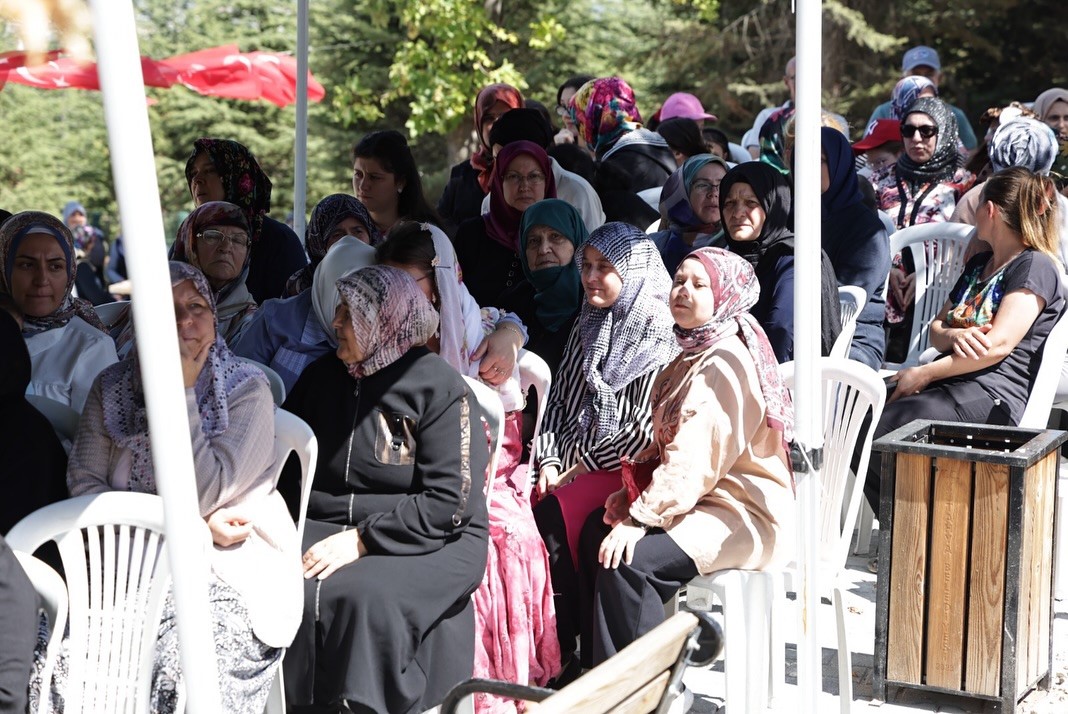 Kütahya'da, Müderris ve Hamidiye Mahalleleri tarafından ortaklaşa düzenlenen "2. Geleneksel