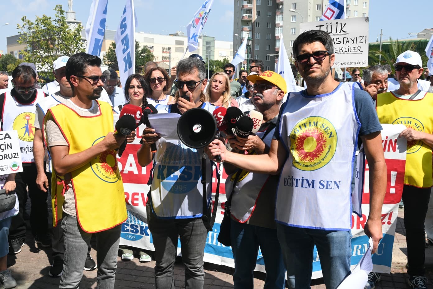 Milyonlarca kamu personelini ve emeklisini doğrudan ilgilendiren toplu sözleşme müzakerelerinde