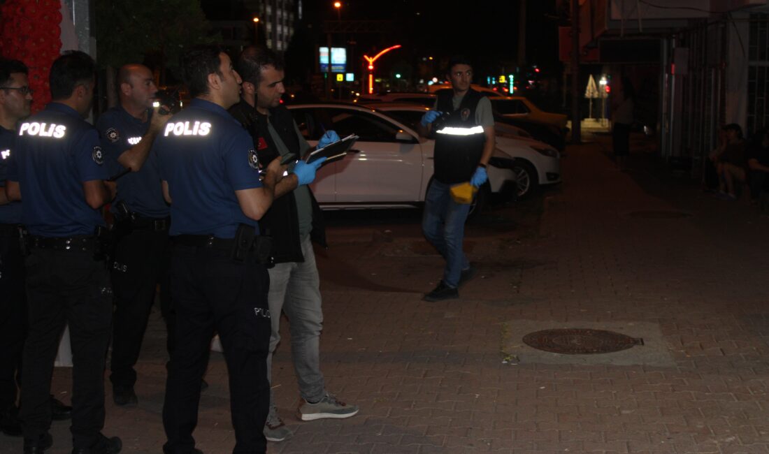 Kayseri'nin Melikgazi ilçesinde faaliyet gösteren bir çiçekçi dükkanının sahibi, husumetlisi
