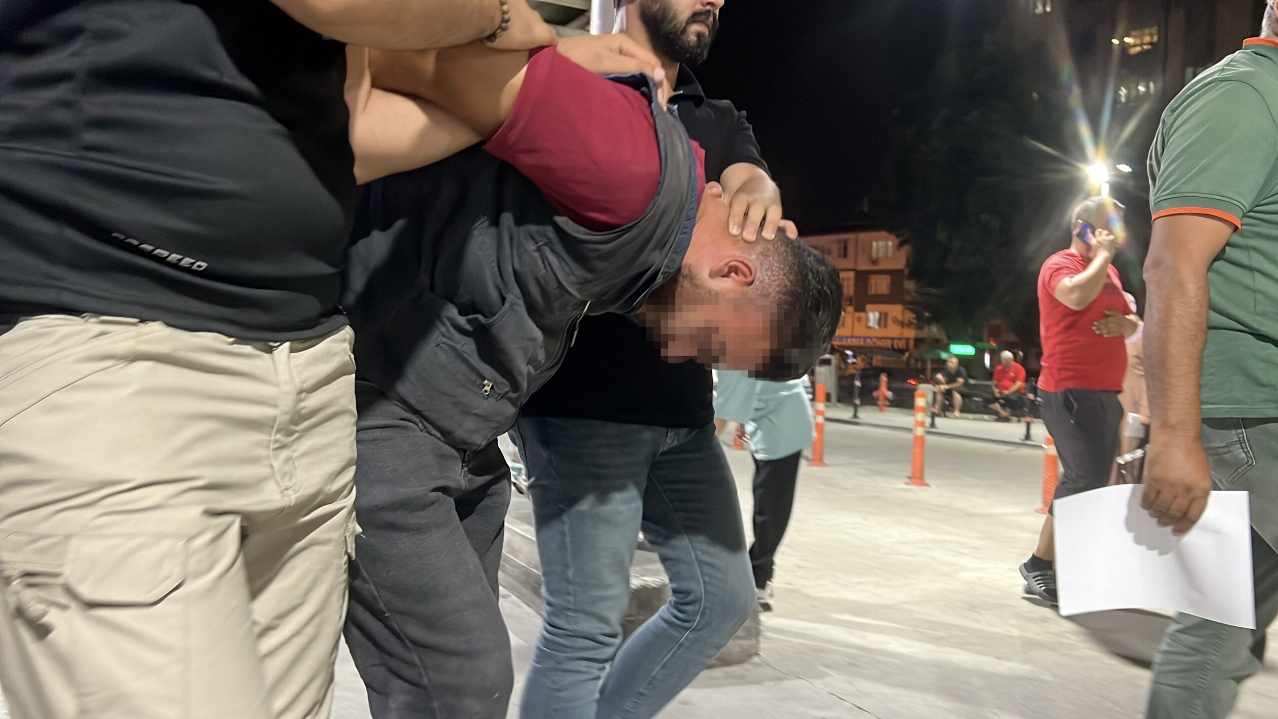  Konya'da kız çocuğuna tacizde bulunduğu iddia edilen şüpheli, polis ekiplerinin