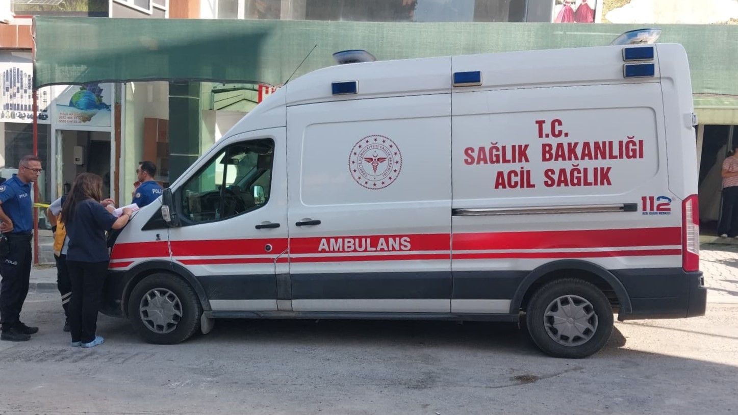Mersin'nin Mut ilçesinde bir iş yerinin asma katından aşağı düşen
