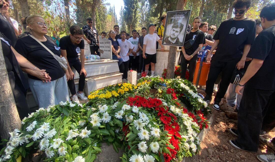 Ankara'da yaşadığı binanın balkonundan düşerek hayatını kaybeden ve 'Jrokez' lakabıyla
