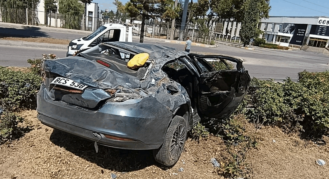 Eskişehir-Ankara karayolunda sürücüsünün kontrolünden çıkan bir otomobilin şarampole yuvarlanması sonucu