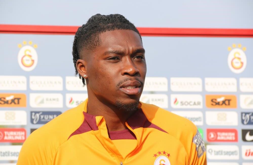 İstanbul merkezli spor kulübü Galatasaray, sol bek oyuncusu Derrick Köhn'ün
