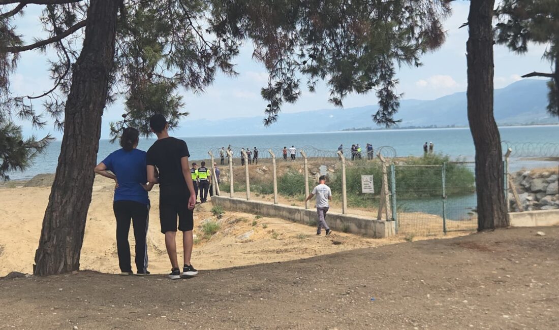 Bursa'nın Orhangazi ilçesinde, ailesiyle birlikte piknik yapmak için İznik Gölü'ne
