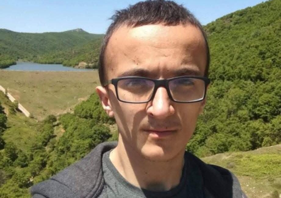 Bursa'nın Yenişehir ilçesinde 23 yaşındaki bir genç, babası tarafından evindeki