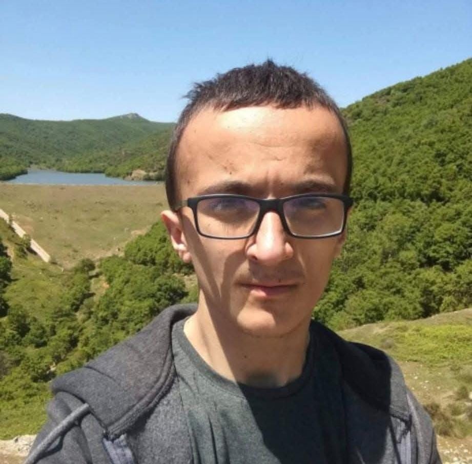 Bursa'nın Yenişehir ilçesinde 23 yaşındaki bir genç, babası tarafından evindeki