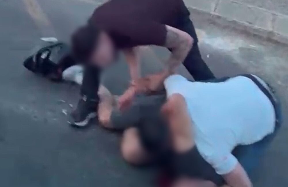 Aydın'ın Efeler ilçesinde, ablasına şiddet uyguladığı öne sürülen eniştesiyle tartışan