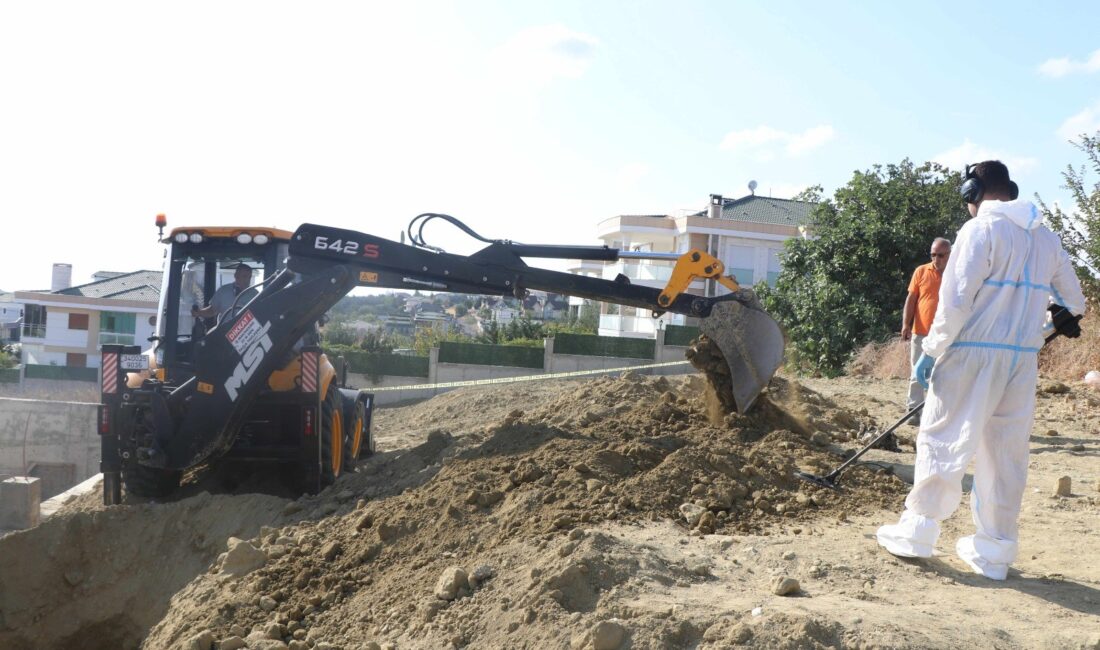 İstanbul Büyükçekmece'de boş bir villanın bahçesine gömülü halde bulunan erkek